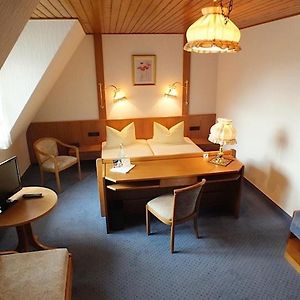 Comfort Zimmer mit Kingsize-Bett